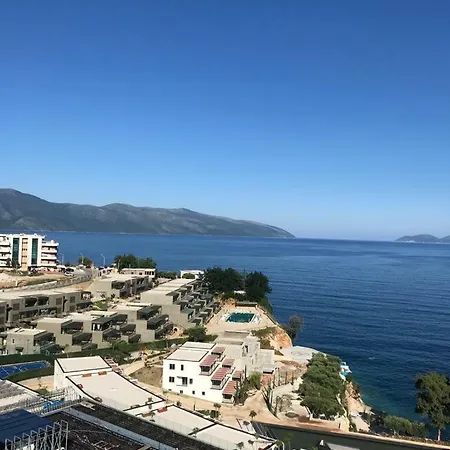 Rina At Aquamarine Apartment