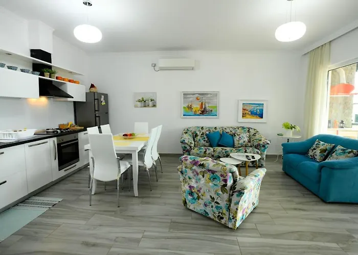 Rina At Aquamarine Apartment